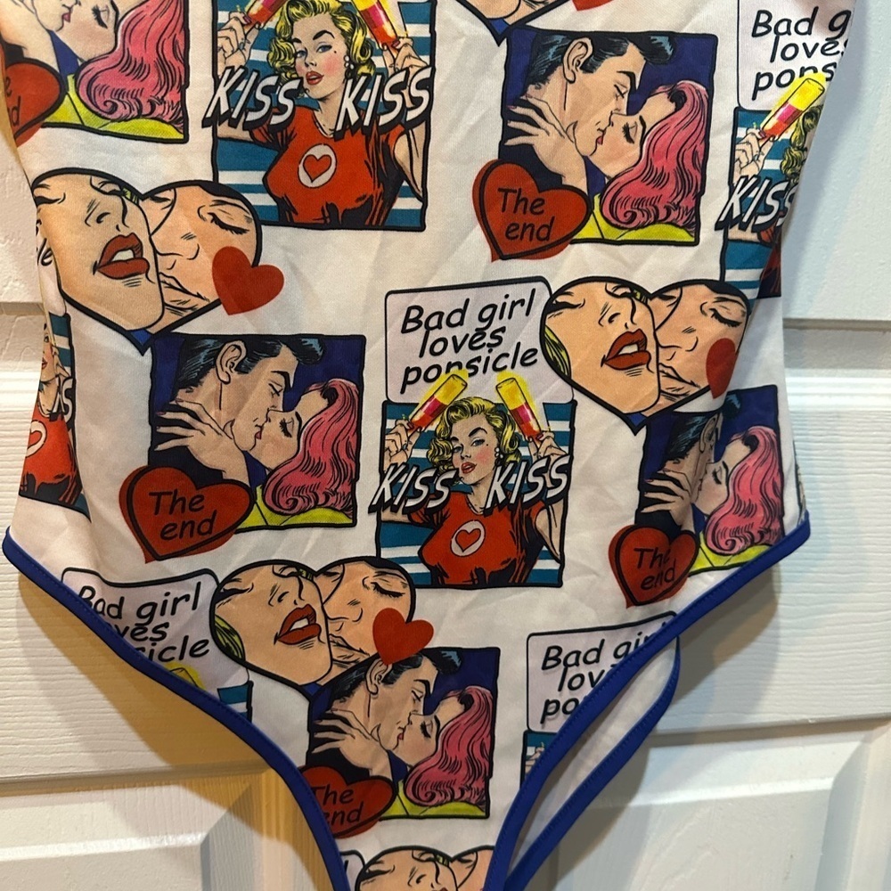 Comic Print Kiss Bodysuit Size Large - Picture 6 of 10